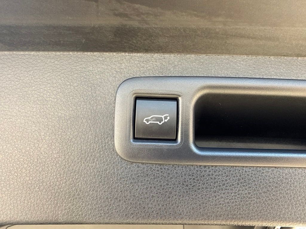 Certified 2026 Toyota Highlander Platinum AWD/4WD image 21