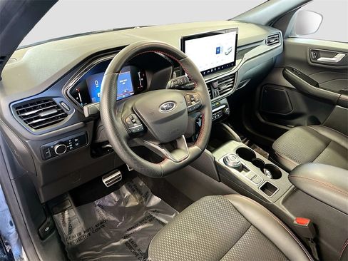 Used 2024 Ford Escape ST-Line w/ Tech Pack #1 image 9