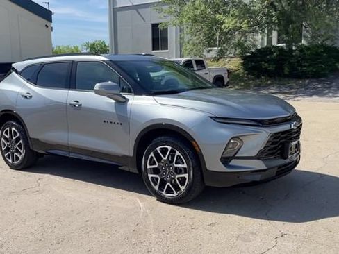 Used 2024 Chevrolet Blazer RS w/ Enhanced Convenience Package AWD/4WD image 2