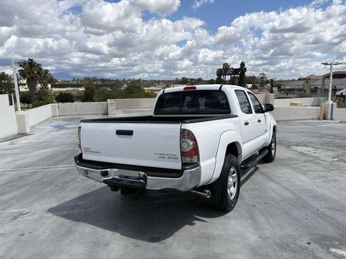 Used 2015 Toyota Tacoma PreRunner w/ SR5 Package image 46