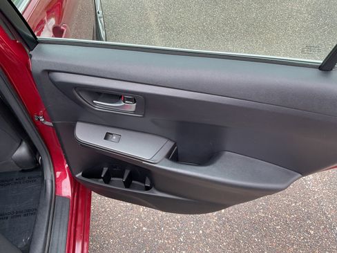 Used 2017 Toyota Camry LE FWD image 18