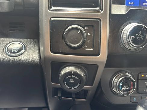 Used 2019 Ford F150 Platinum w/ Technology Package AWD/4WD image 25