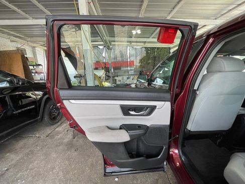 Used 2019 Honda CR-V LX image 11