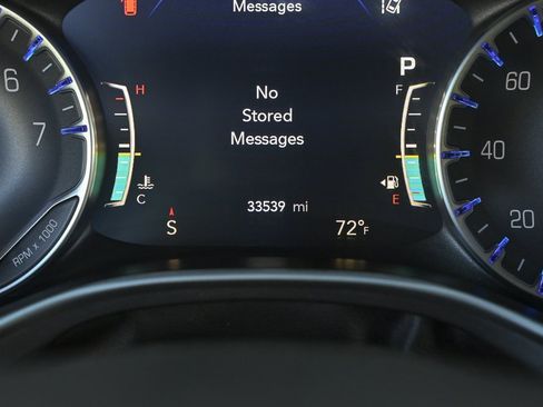 Used 2024 Chrysler Pacifica Touring-L image 25