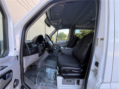 Used 2016 Mercedes-Benz Sprinter 2500 image 14
