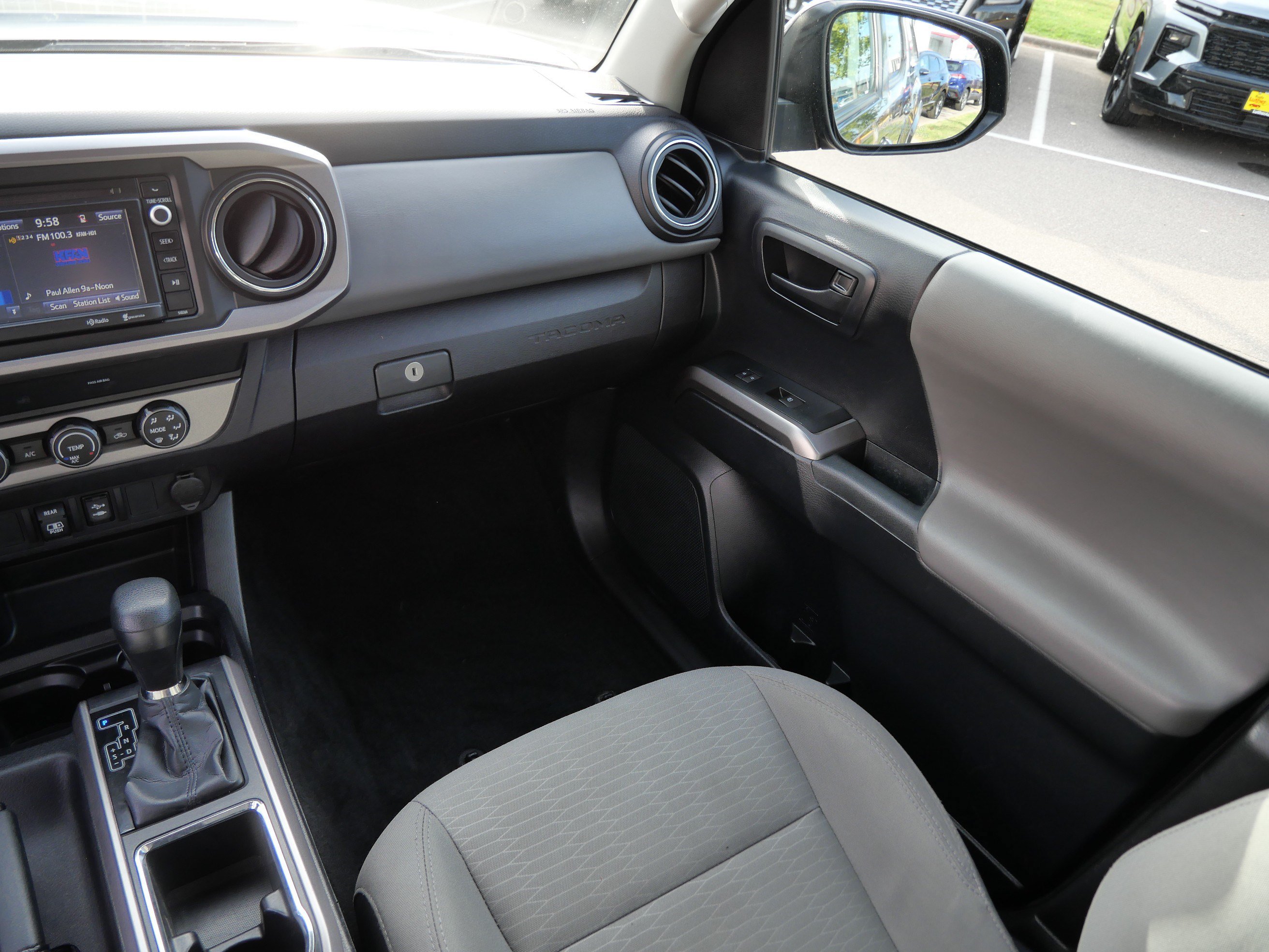 Certified 2019 Toyota Tacoma SR5 AWD/4WD image 11