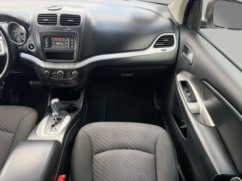 Used 2019 Dodge Journey SE w/ Connectivity Group FWD image 14