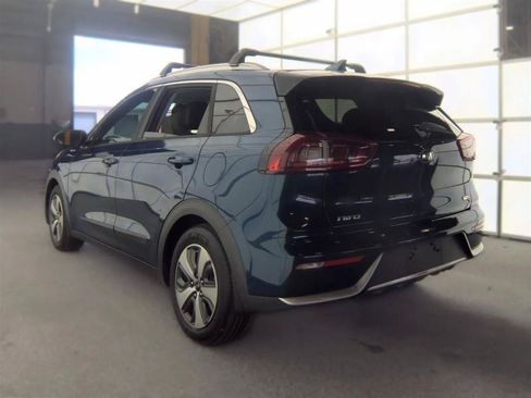 Used 2017 Kia Niro EX FWD image 8