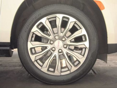 Used 2022 GMC Yukon Denali w/ Max Trailering Package AWD/4WD image 18