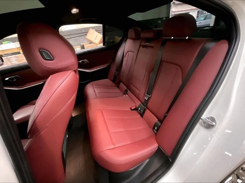 Used 2023 BMW 330i Sedan w/ Premium Package image 28