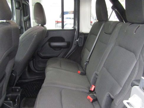 Used 2020 Jeep Wrangler Unlimited Sport image 12