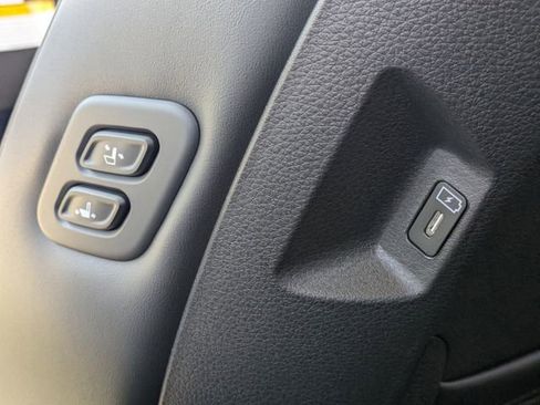 New 2026 Kia Carnival EX image 15