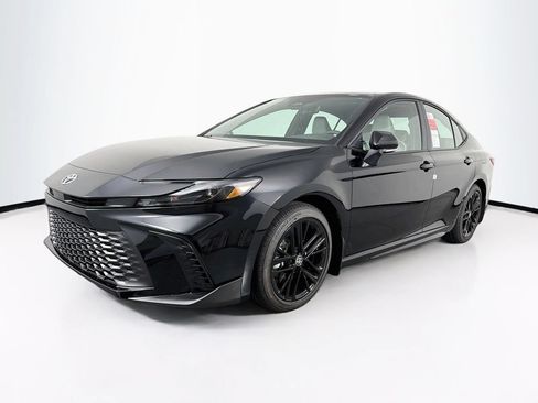 New 2026 Toyota Camry SE FWD image 3