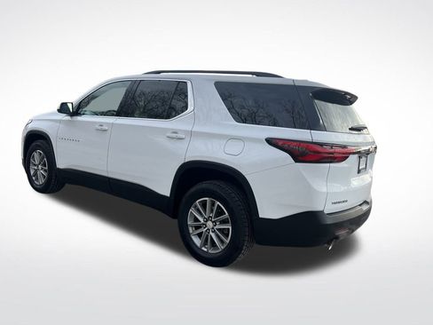 Used 2023 Chevrolet Traverse LT image 3