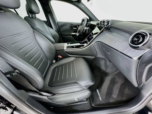 Used 2026 Mercedes-Benz GLC 300 image 30