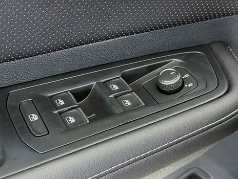 New 2026 Volkswagen Atlas SE FWD image 19