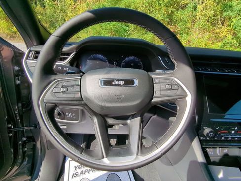 New 2025 Jeep Grand Cherokee L Altitude image 13