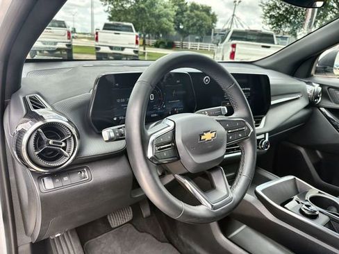 Used 2026 Chevrolet Equinox LT FWD image 10