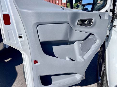 Used 2018 Ford Transit 250 138 image 17