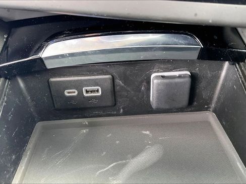 Used 2023 Buick Envision Essence FWD image 16