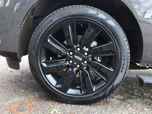 Used 2024 Lincoln Navigator Black Label image 9