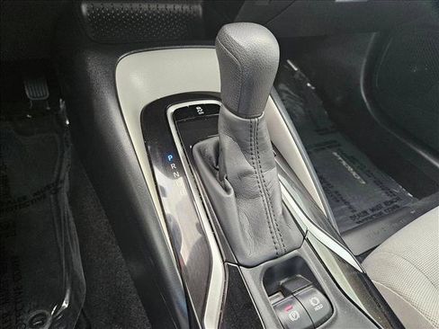 Used 2022 Toyota Corolla LE w/ Carpet Mat Package (TMS) FWD image 12
