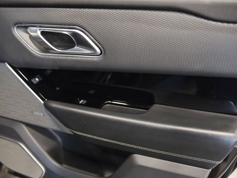 Used 2019 Land Rover Range Rover Velar R-Dynamic SE AWD/4WD image 37