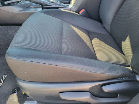 Used 2016 Toyota RAV4 LE AWD/4WD image 20