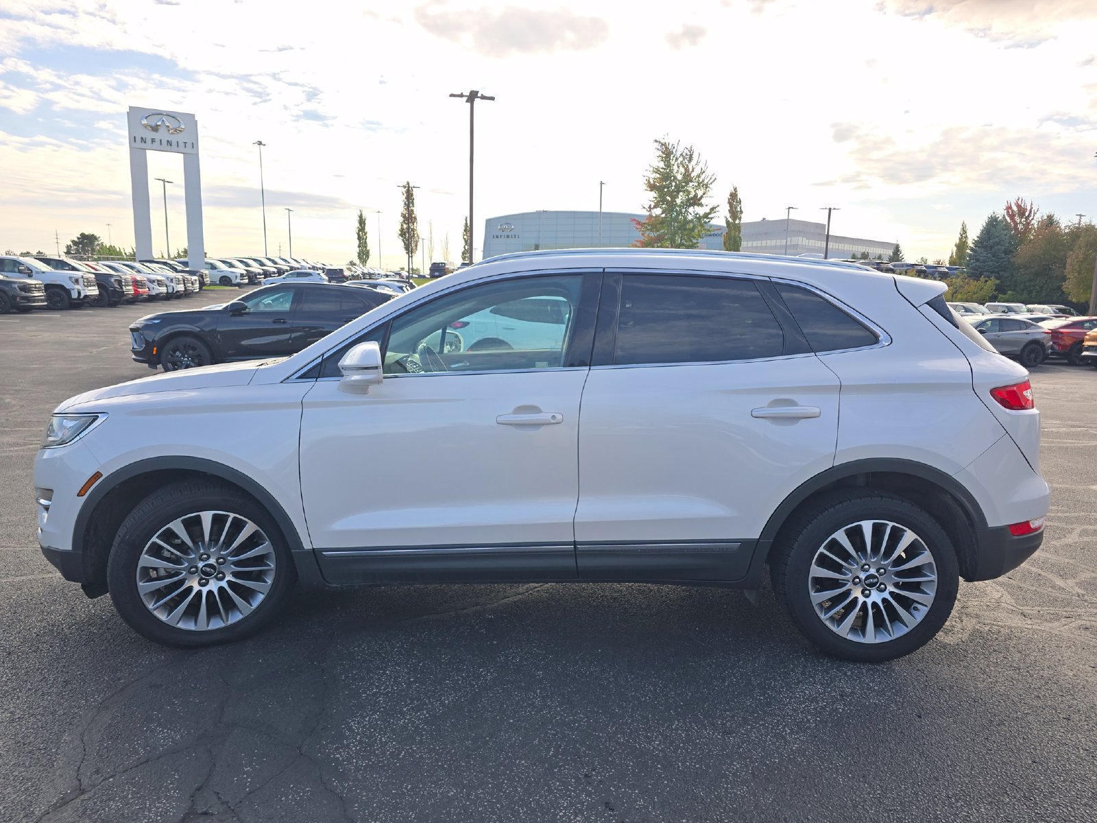 Used 2017 Lincoln MKC Reserve w/ Lincoln MKC Climate Package AWD/4WD image 17