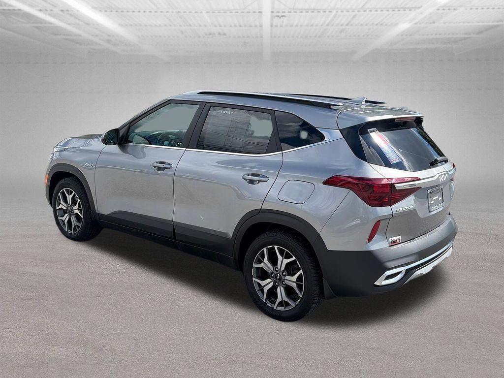 Used 2022 Kia Seltos EX AWD/4WD image 6