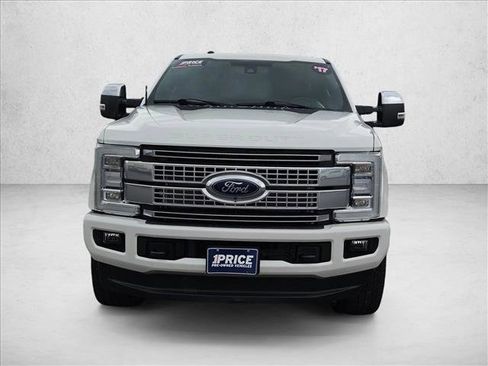 Used 2017 Ford F250 Platinum w/ Platinum Ultimate Package AWD/4WD image 2