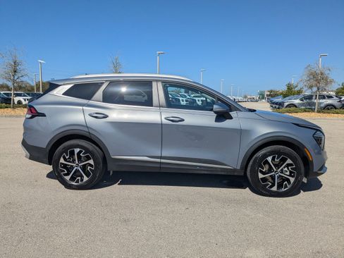 Certified 2024 Kia Sportage EX image 4