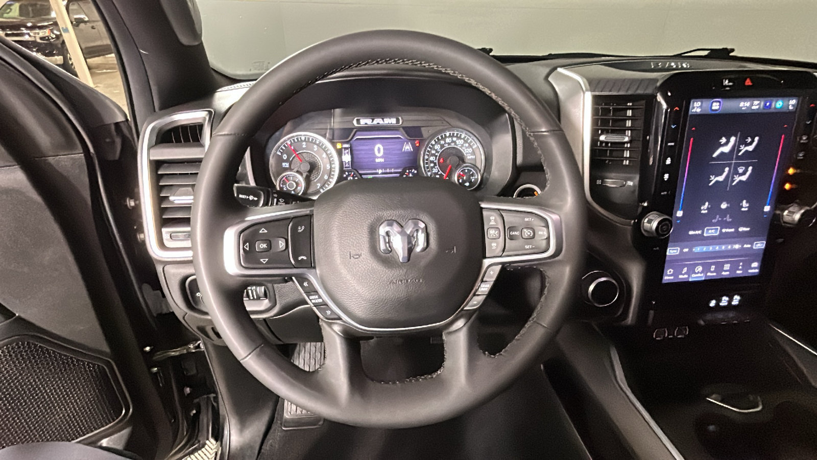 Used 2025 RAM 1500 Big Horn AWD/4WD image 18