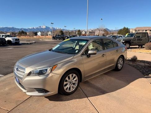 Used 2017 Subaru Legacy 2.5i Premium image 3