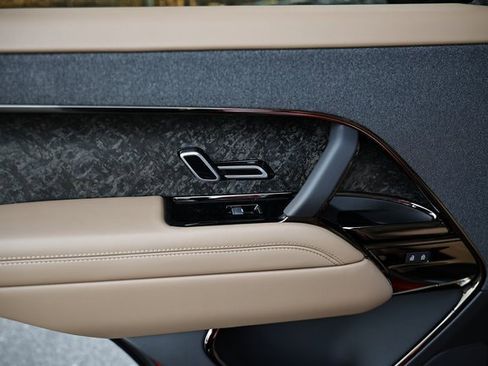 New 2025 Land Rover Range Rover Sport SE image 25