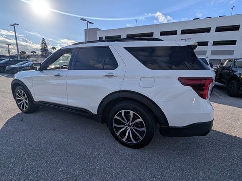 Certified 2023 Ford Explorer ST image 11