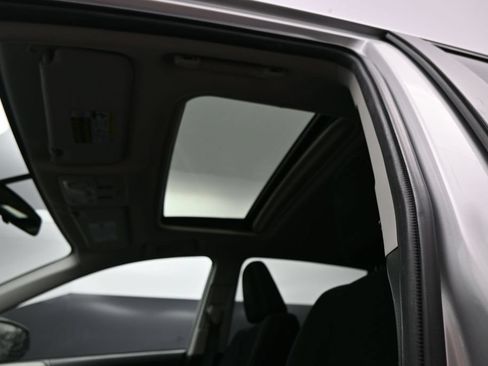 Used 2013 Toyota RAV4 XLE FWD image 13