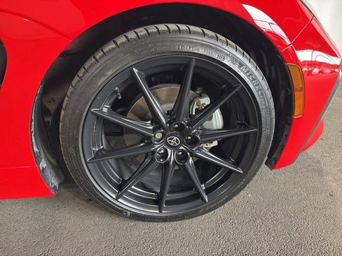 Used 2023 Toyota GR86 Premium image 7