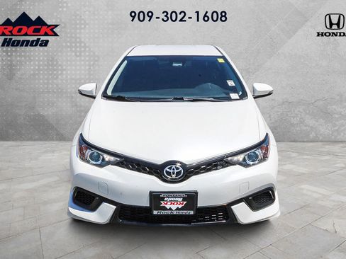 Used 2017 Toyota Corolla iM w/ Carpet Mat Package FWD image 2