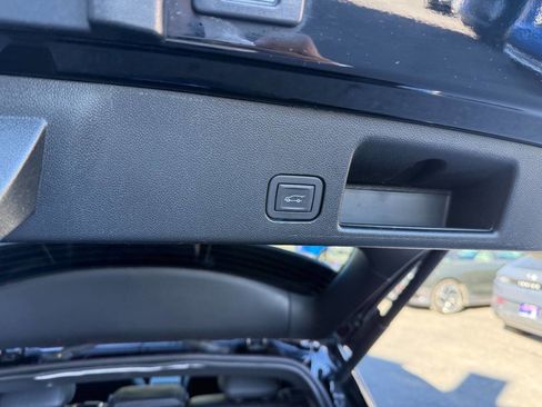 Used 2024 Chevrolet Equinox EV LT image 21