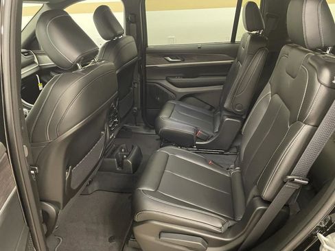 New 2025 Jeep Grand Cherokee L Limited w/ Luxury Tech Group II image 6