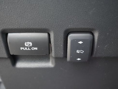 Used 2023 Ford F250 Lariat w/ Lariat Ultimate Package AWD/4WD image 23