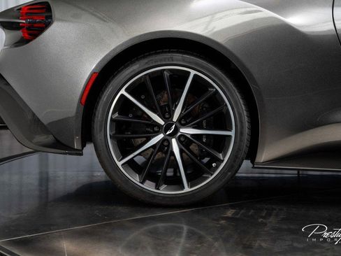 Used 2018 Aston Martin Vanquish Zagato image 33