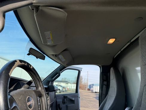 Used 2016 GMC Savana 3500 image 35