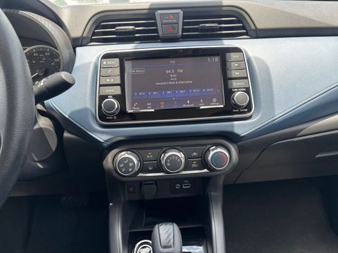 Used 2025 Nissan Versa SV FWD image 17