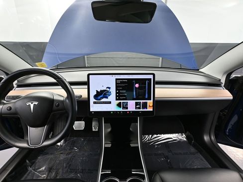 Used 2018 Tesla Model 3 Long Range image 22