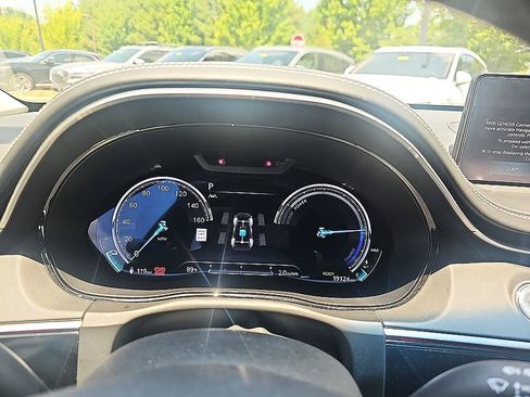 Used 2025 Genesis Electrified GV70 w/ Prestige Package AWD/4WD image 19