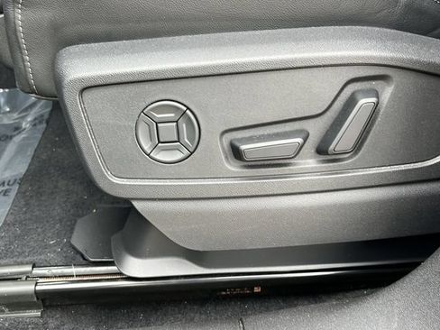 Used 2025 Audi SQ5 Premium Plus w/ Premium Plus Package AWD/4WD image 16