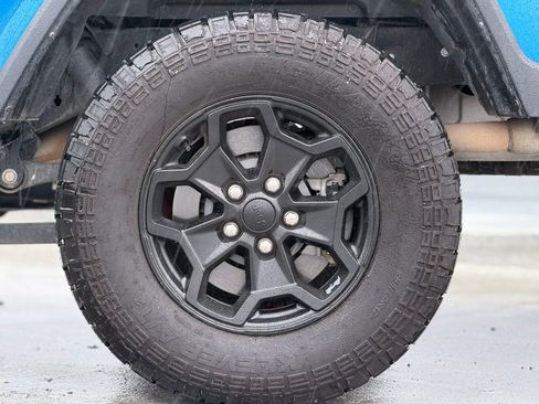 Used 2022 Jeep Gladiator Willys image 3