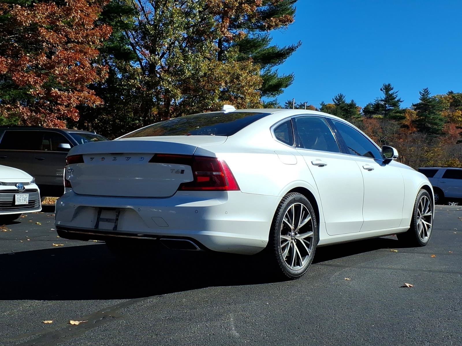 Used 2017 Volvo S90 T6 Momentum w/ Vision Package AWD/4WD image 4